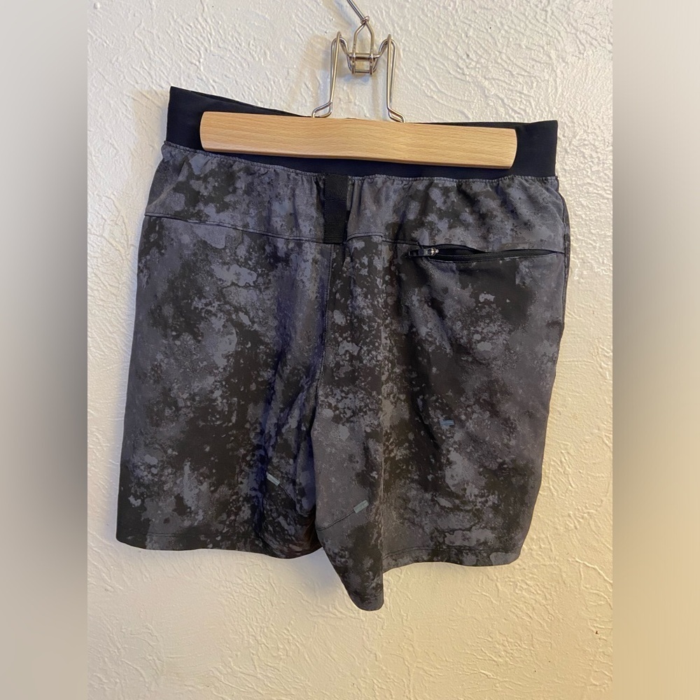 Men’s Lululemon shorts - Picture 7 of 15